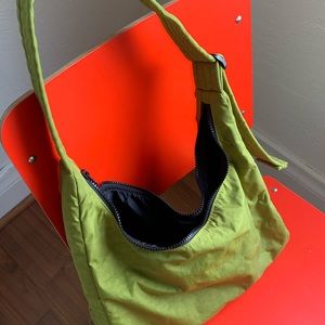 BAGGU Nylon Shoulder Bag in Avocado